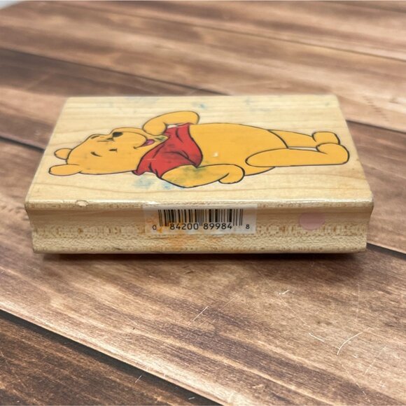 DISNEY ALL NIGHT MEDIA 997-J03 LAUGHING POOH BEAR WOOD MOUNTED RUBBER STAMP - Picture 3 of 6
